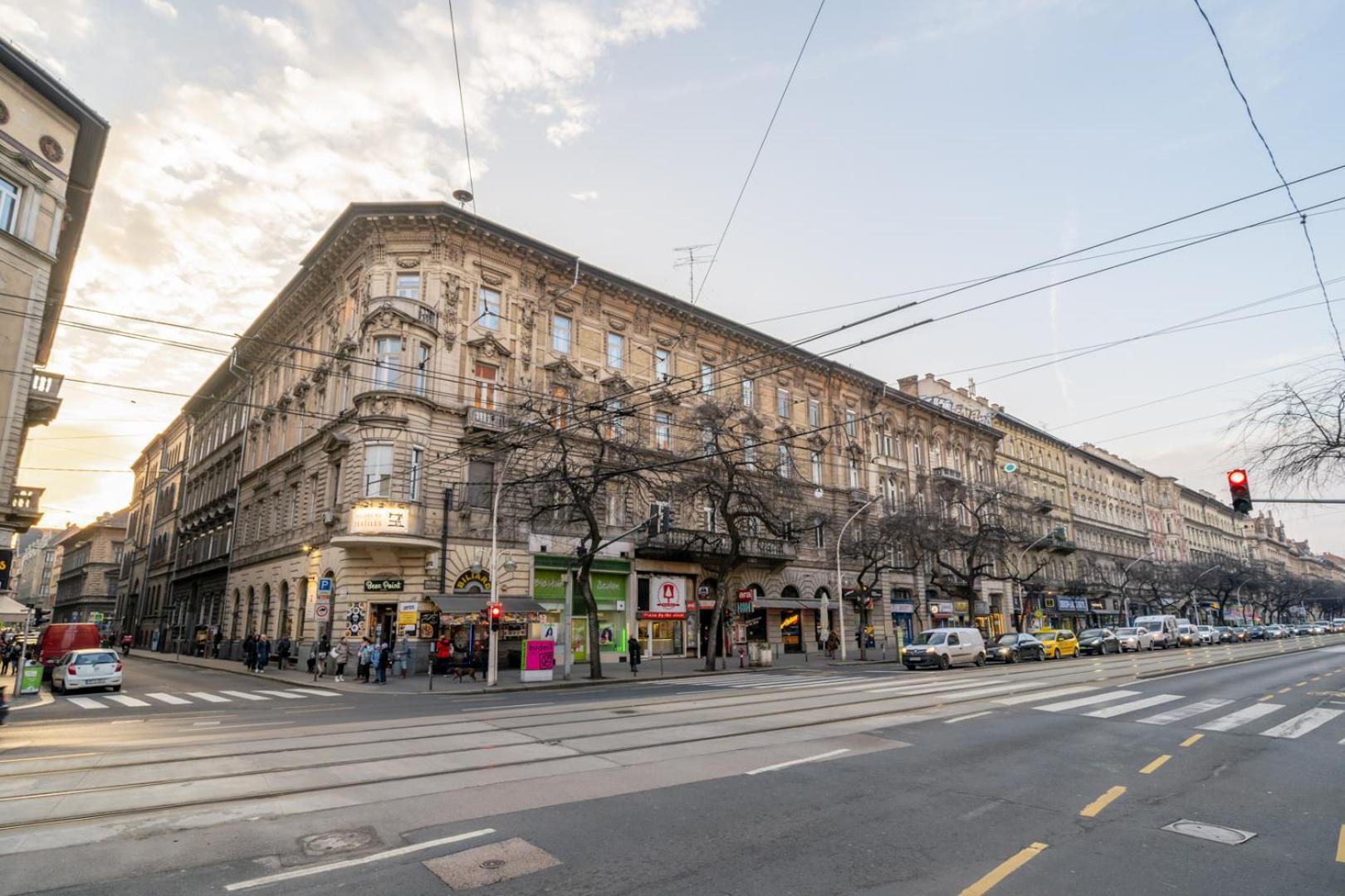 Downtown Delight - Erzsebet Blvd - 13 Ppl Budapeste Exterior foto